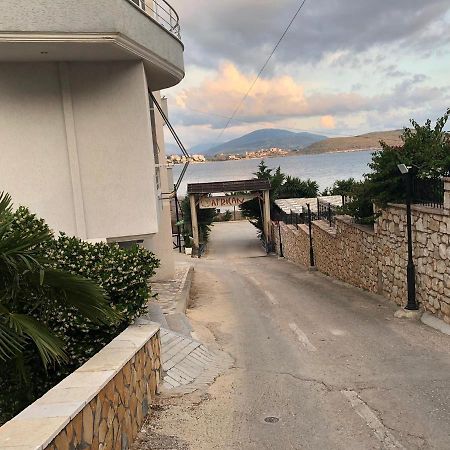 Mary'S Apartment Sarande Bagian luar foto
