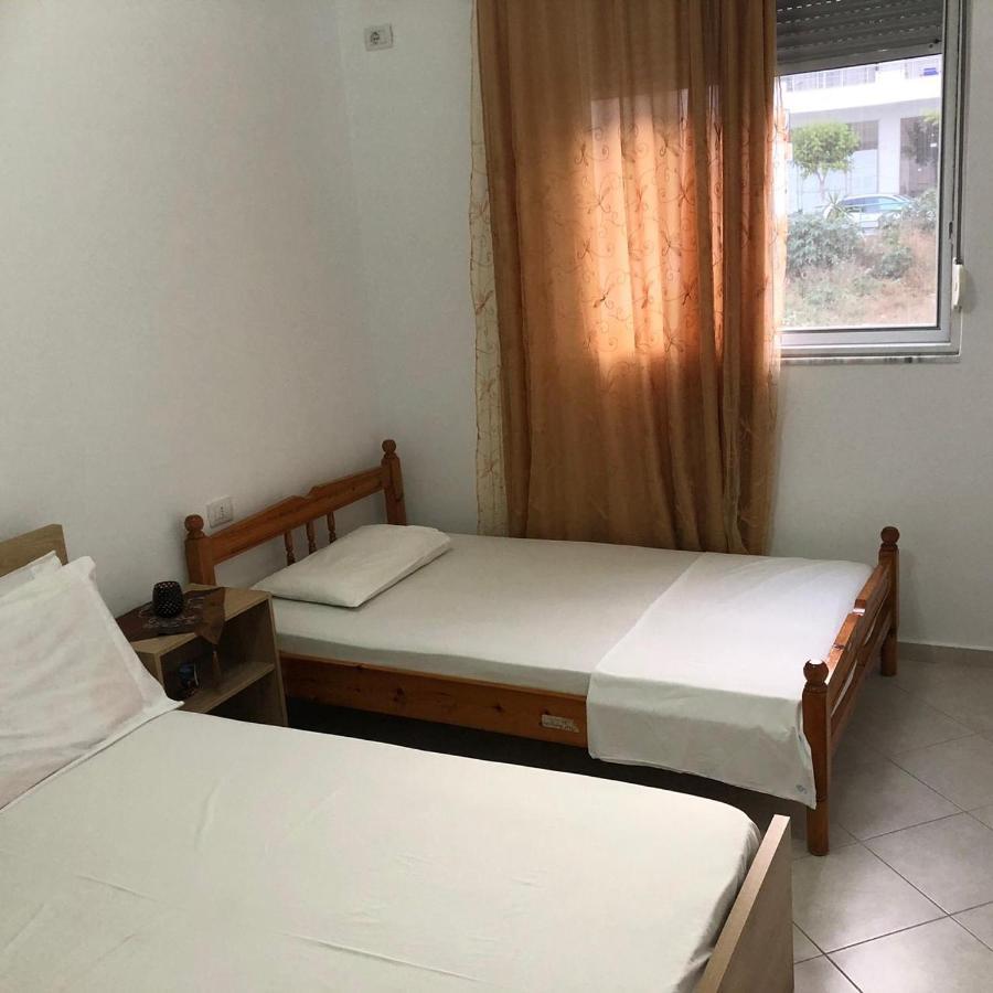 Mary'S Apartment Sarande Bagian luar foto