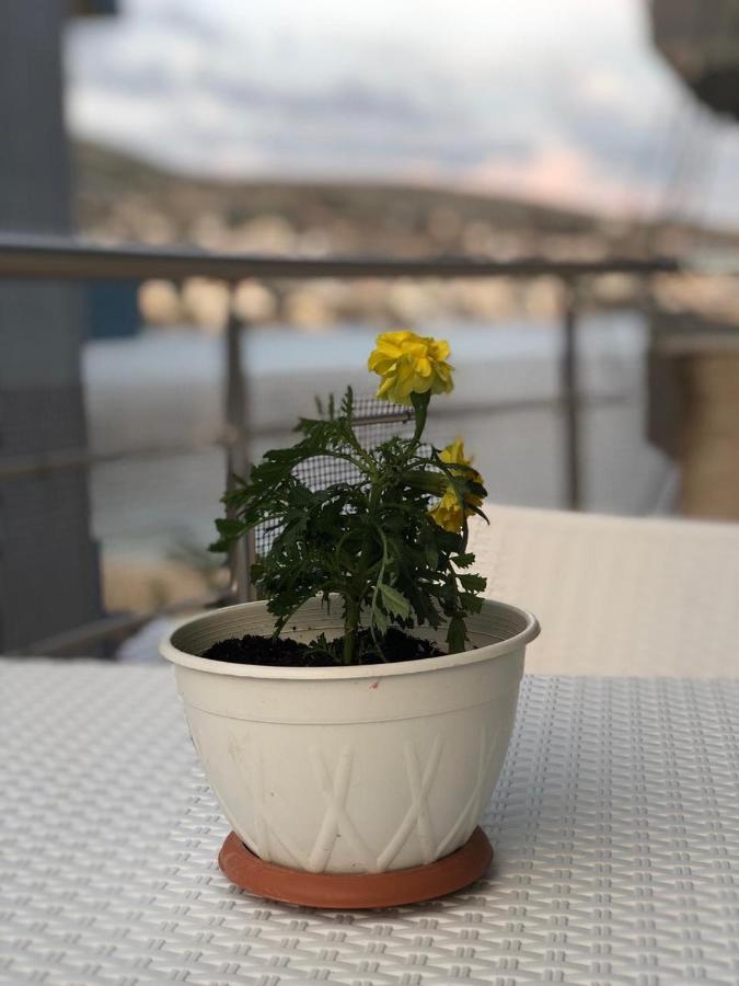 Mary'S Apartment Sarande Bagian luar foto